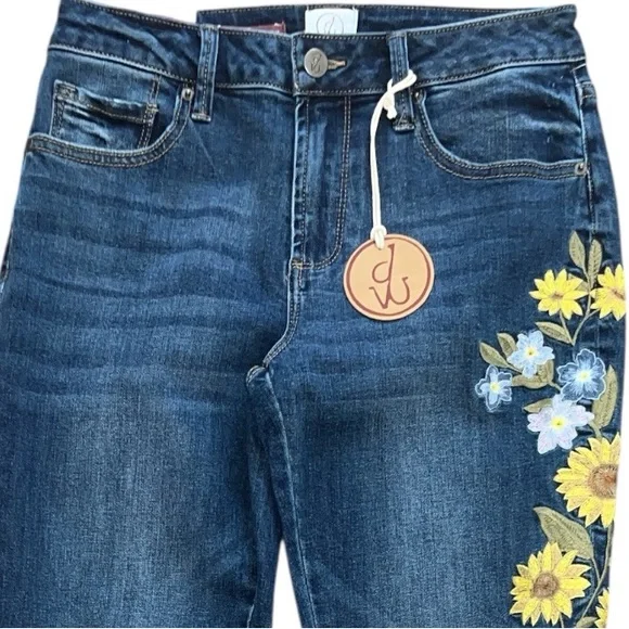 213. DRIFTWOOD Kylee Bootcut mid-rise embroidered jeans NWT - Picture 4 of 7